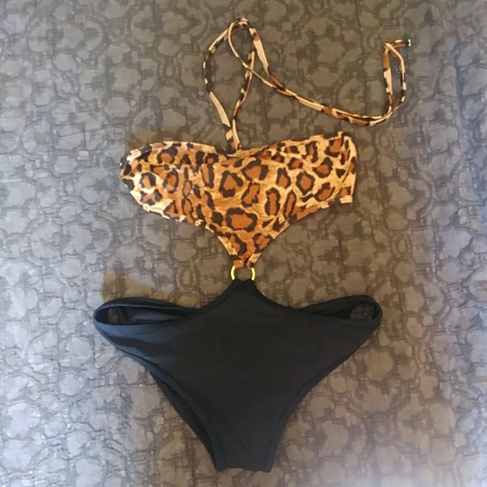 One piece leopard swim suit